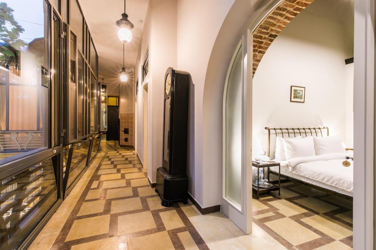 Emigrant Boutique Hotel ティビリシ エクステリア 写真