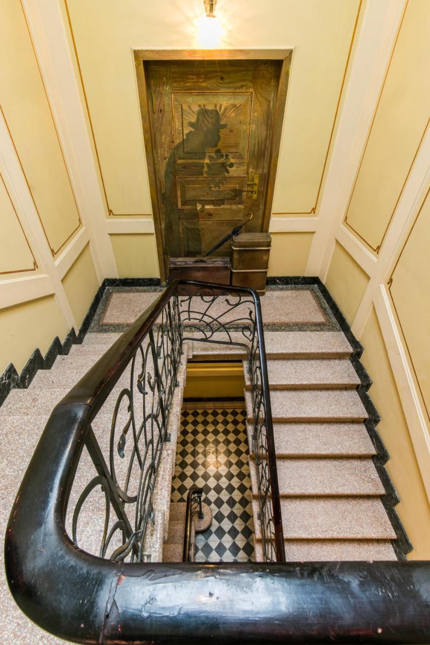 Emigrant Boutique Hotel ティビリシ エクステリア 写真