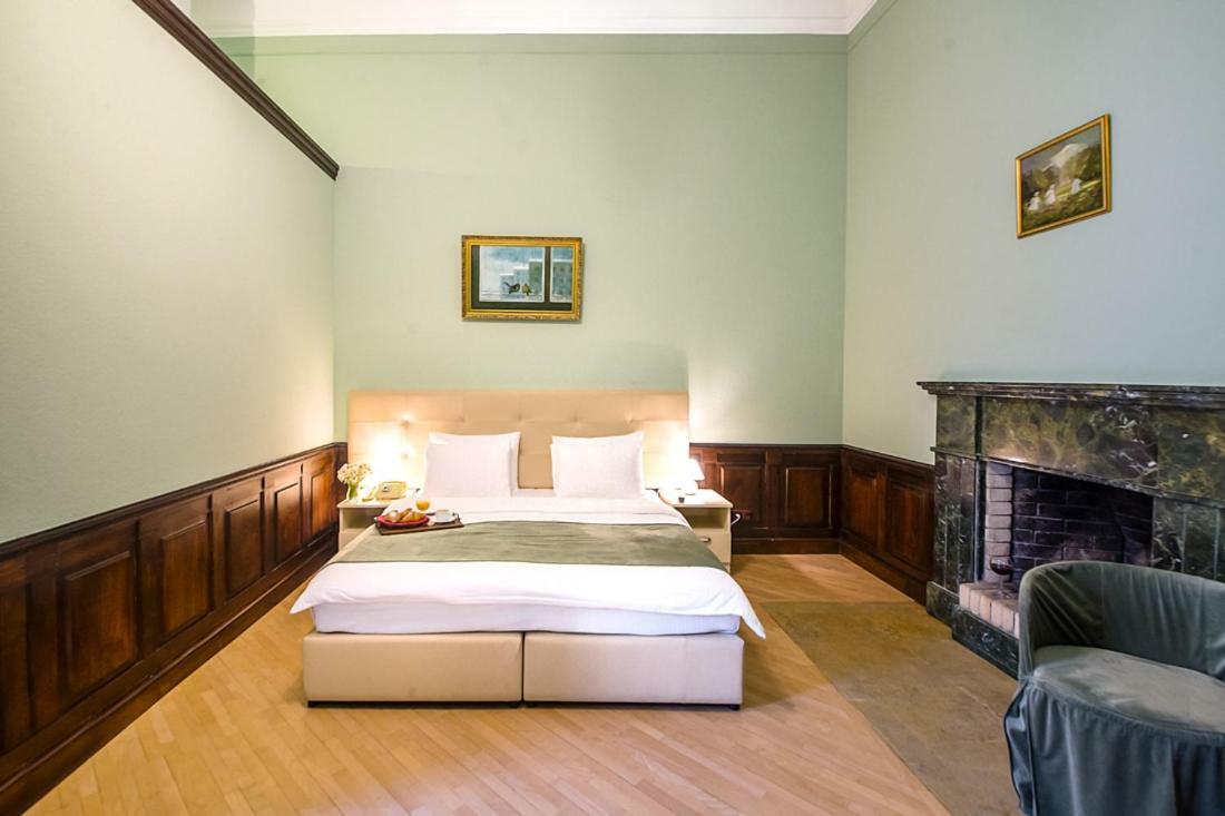 Emigrant Boutique Hotel ティビリシ エクステリア 写真
