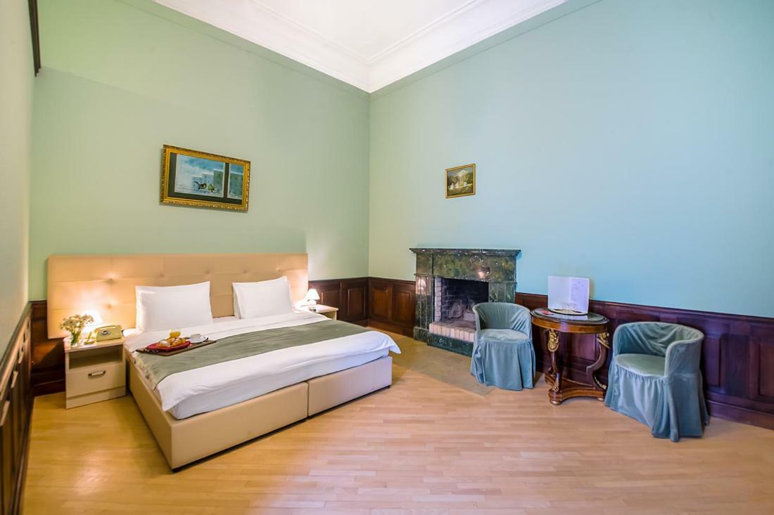 Emigrant Boutique Hotel ティビリシ エクステリア 写真