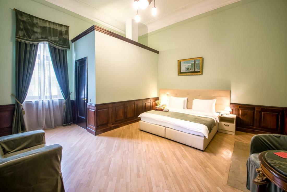 Emigrant Boutique Hotel ティビリシ エクステリア 写真