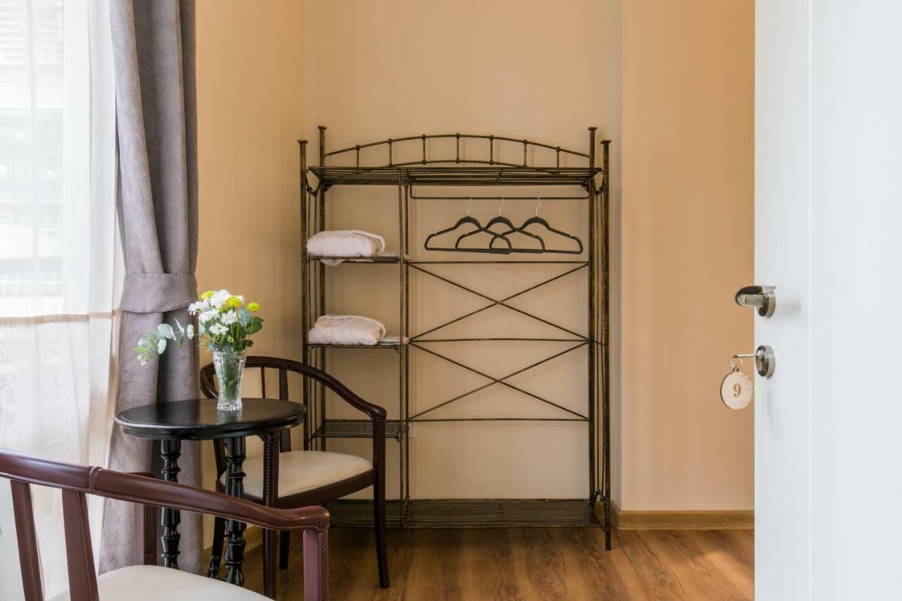 Emigrant Boutique Hotel ティビリシ エクステリア 写真