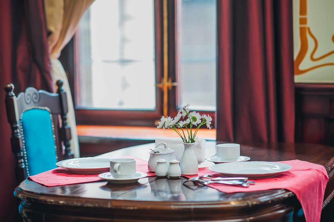 Emigrant Boutique Hotel ティビリシ エクステリア 写真
