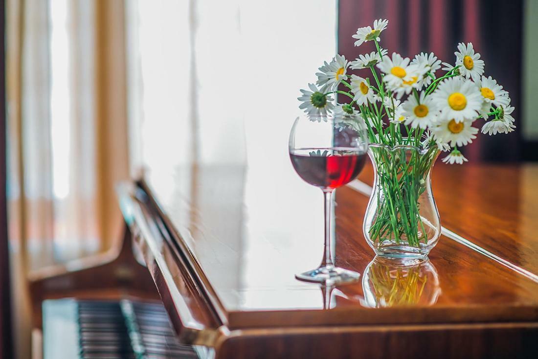 Emigrant Boutique Hotel ティビリシ エクステリア 写真